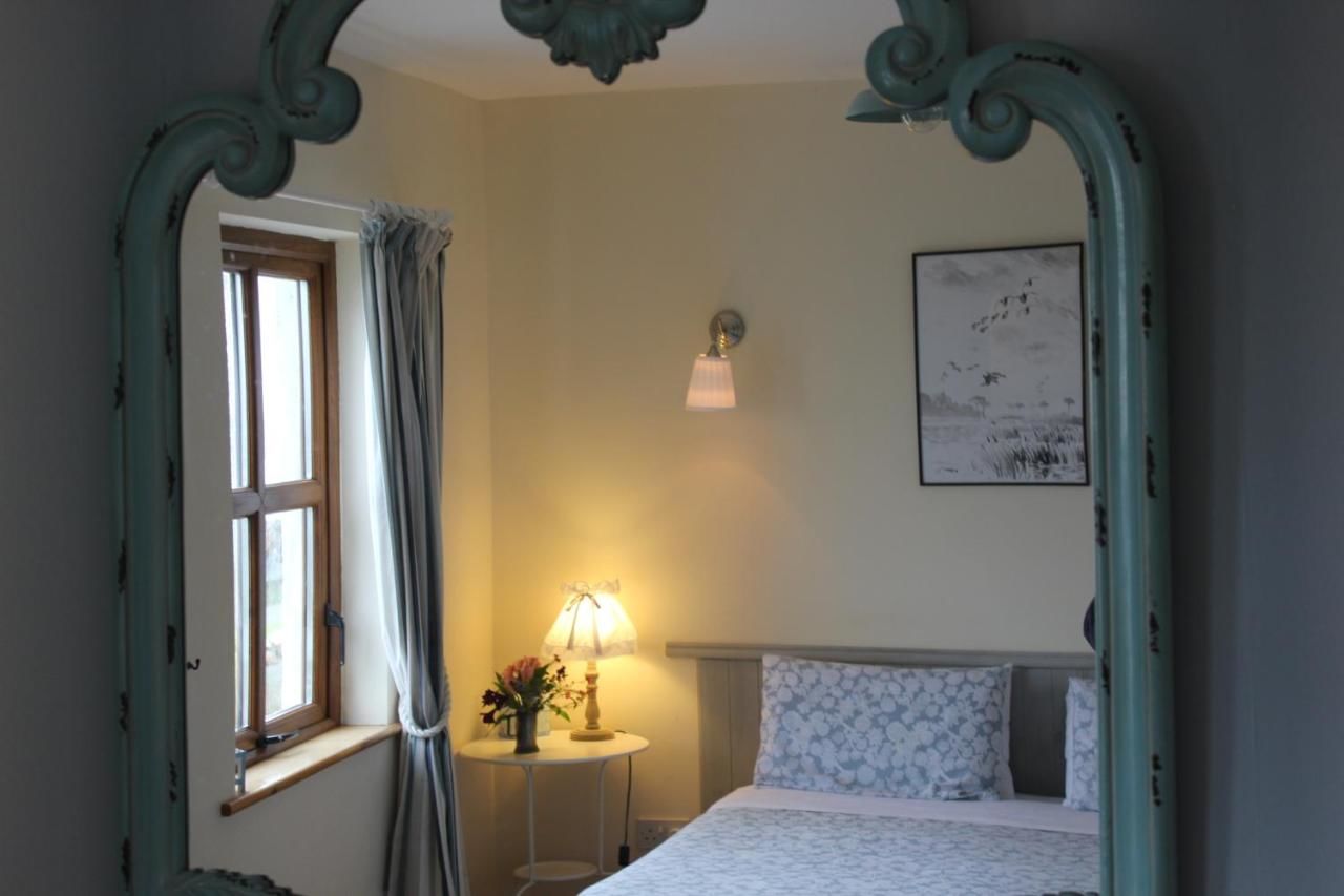 Отели типа «постель и завтрак» Clifden Bay Lodge Клифден-10