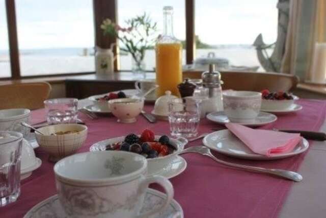 Отели типа «постель и завтрак» Clifden Bay Lodge Клифден-24
